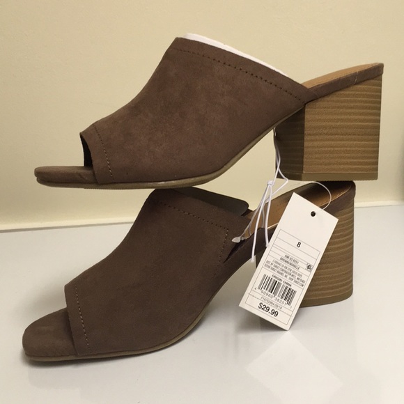 8 Universal Thread Norelle brown faux suede sandal - Picture 8 of 8